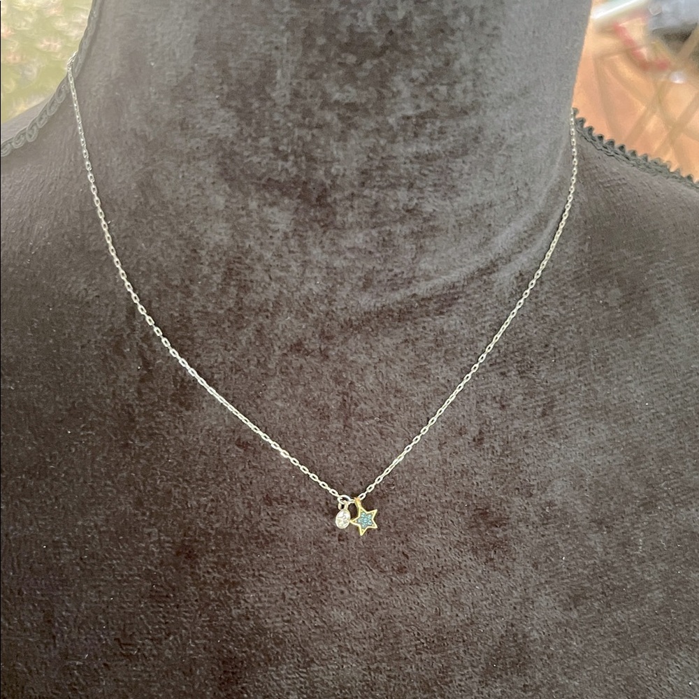 Swarovski star/crystal necklace, Silvertone chain, EUC